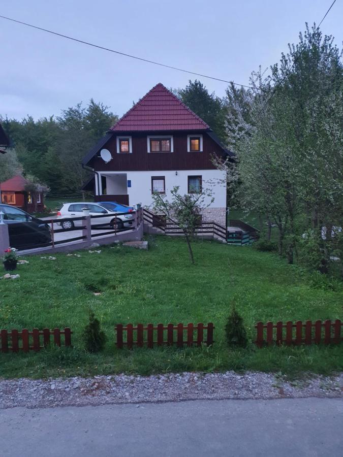 Guest House Wolf II Plitvicka Jezera Exterior foto