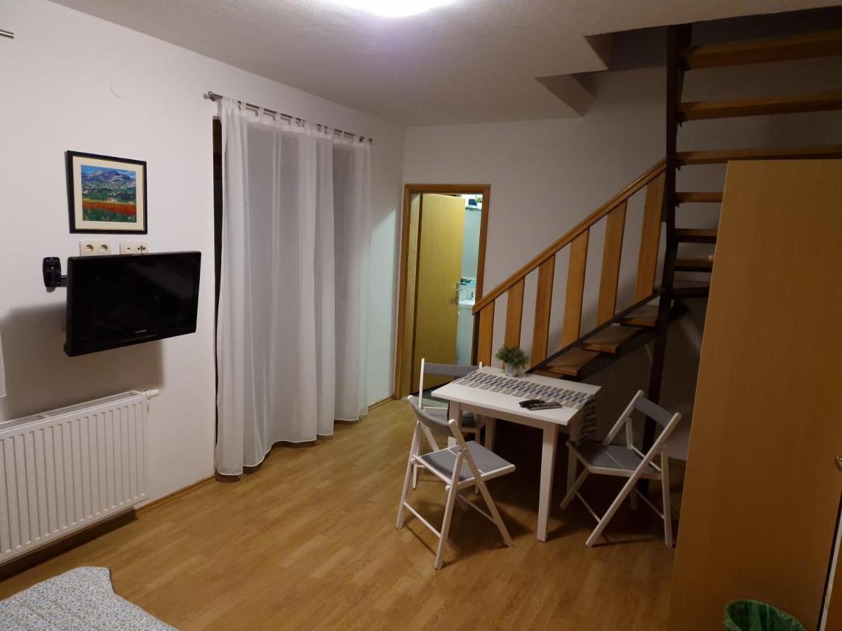 Guest House Wolf II Plitvicka Jezera Exterior foto