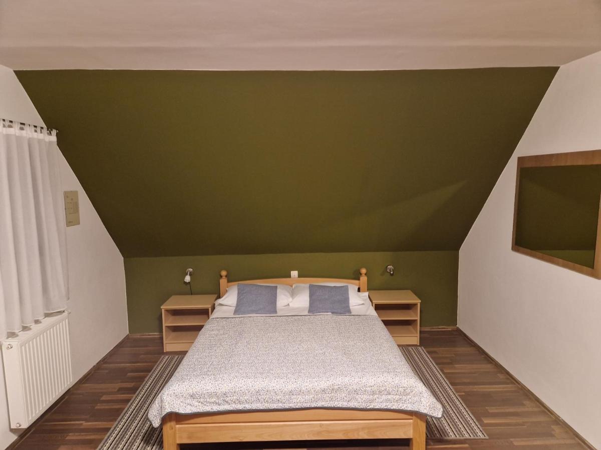 Guest House Wolf II Plitvicka Jezera Exterior foto