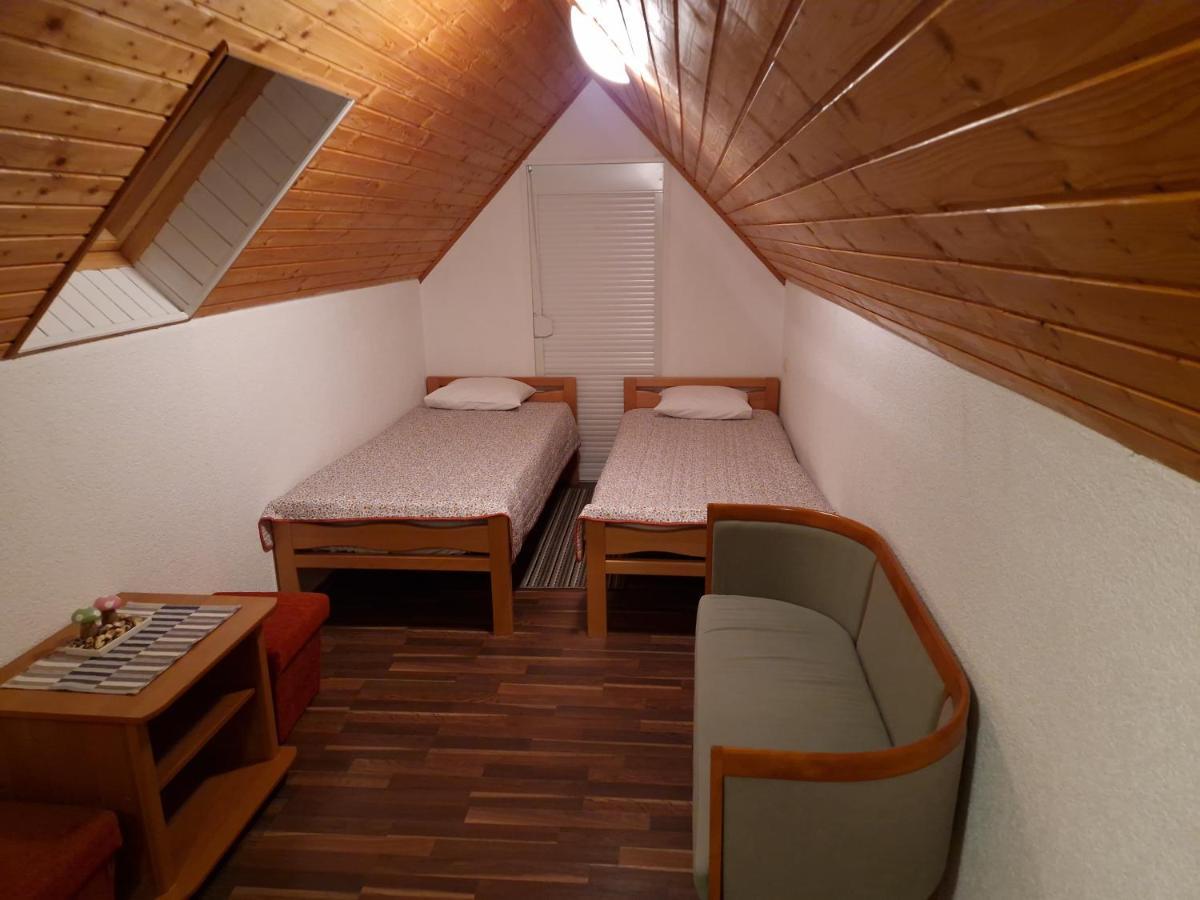 Guest House Wolf II Plitvicka Jezera Exterior foto