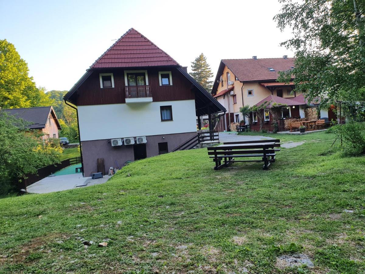 Guest House Wolf II Plitvicka Jezera Exterior foto